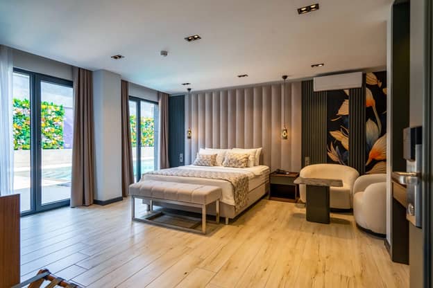 Deluxe Room 1